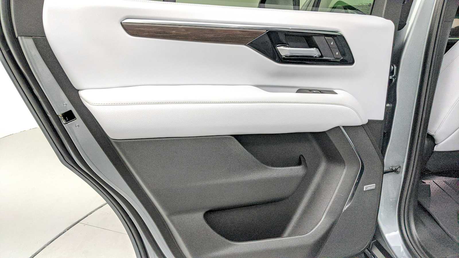 2026 Chevrolet Tahoe Premier - Photo 27