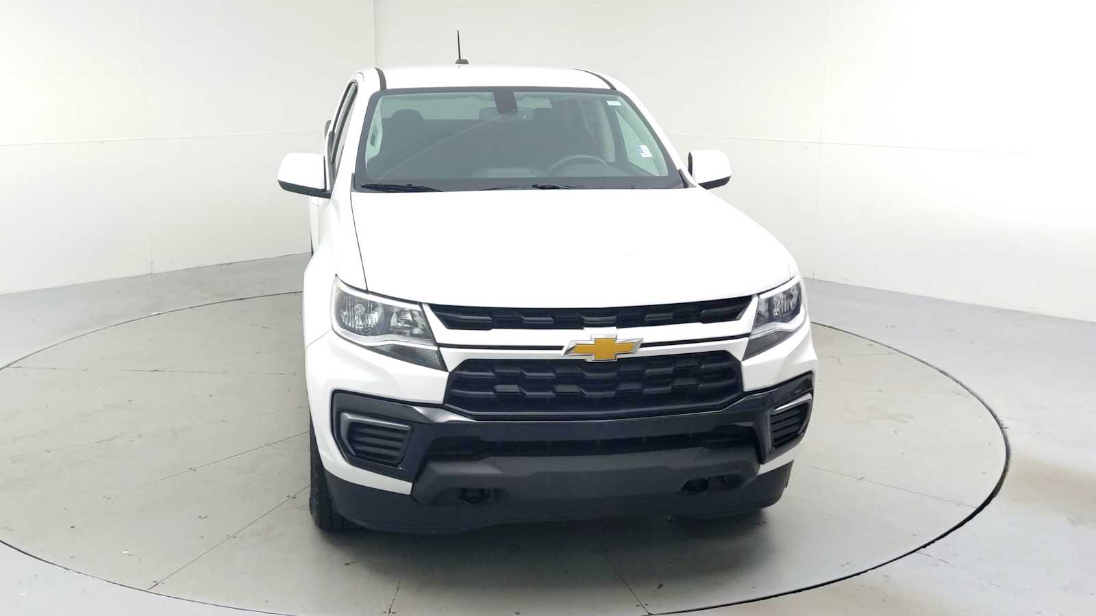 2022 Chevrolet Colorado LT photo 2