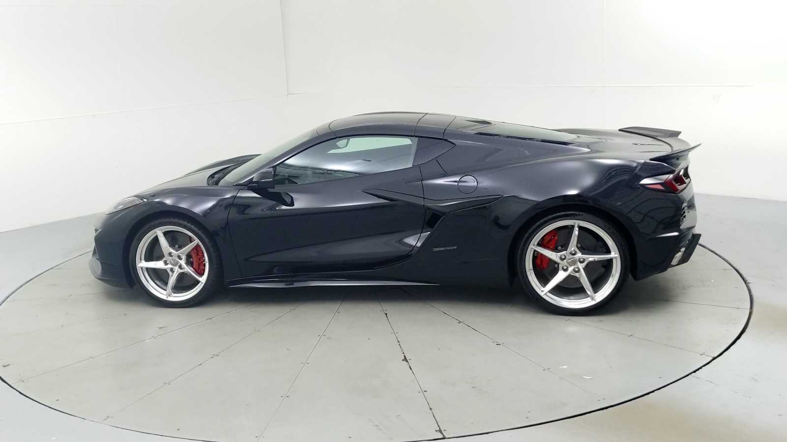 2025 Chevrolet Corvette 2LZ - Photo 6