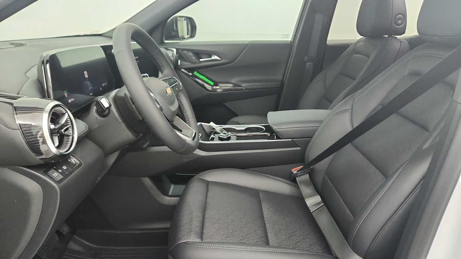 2027 Chevrolet Equinox LT - Photo 12