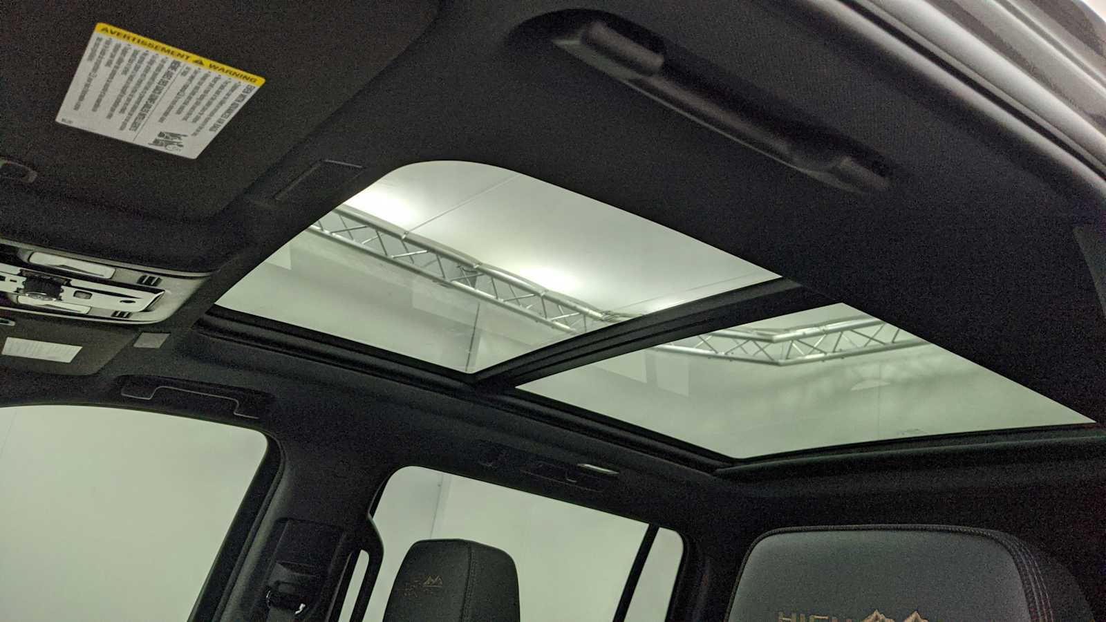 2026 Chevrolet Suburban High Country - Photo 13