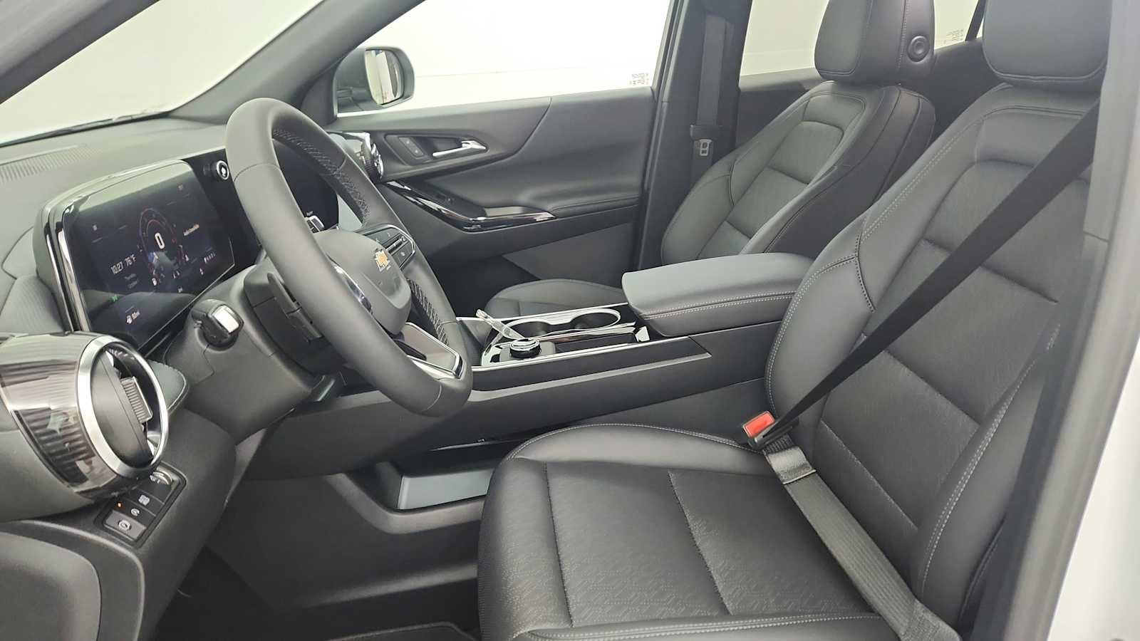 2027 Chevrolet Equinox LT - Photo 12