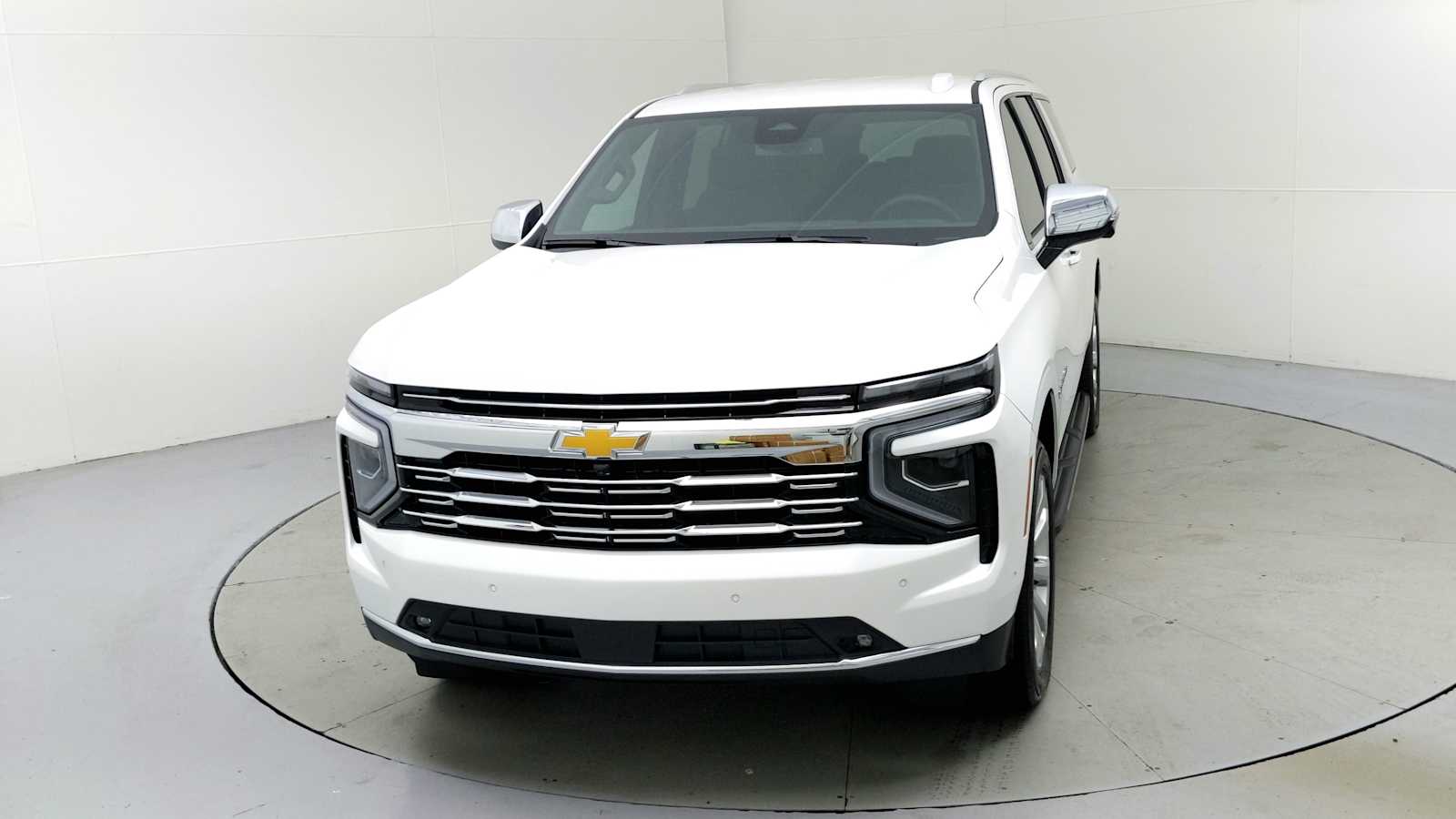 2025 Chevrolet Suburban Premier photo 3