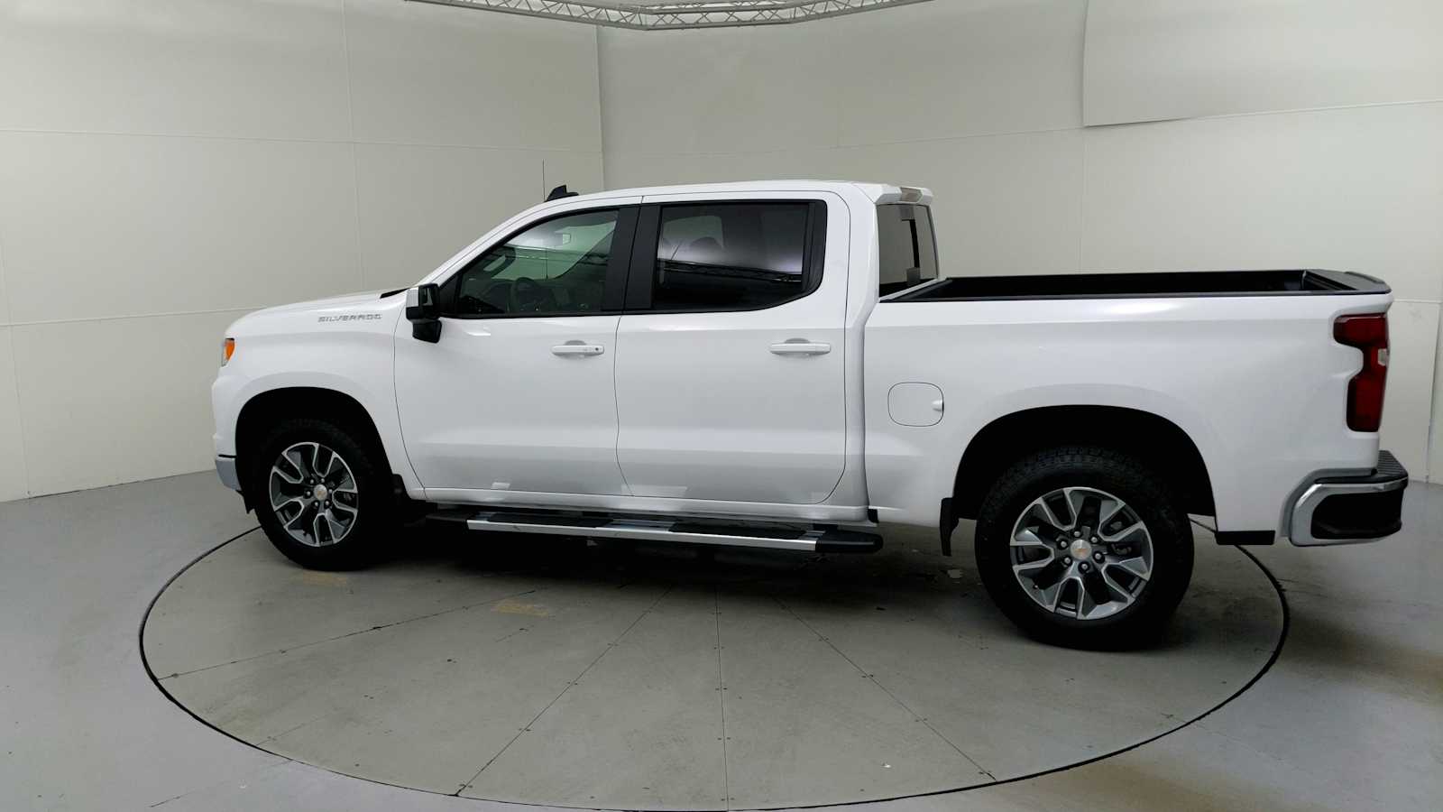 2026 Chevrolet Silverado 1500 LT - Photo 6