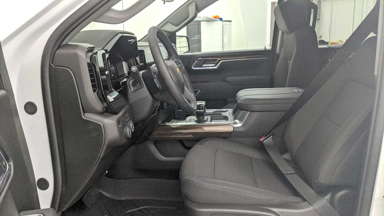 2026 Chevrolet Silverado 1500 LT - Photo 14