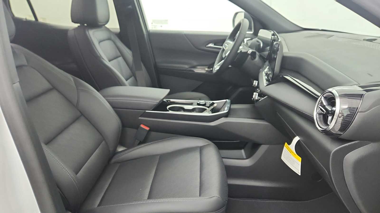 2027 Chevrolet Equinox LT - Photo 25