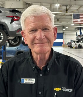 Staff member Dick Bell from ID_3c8458368721