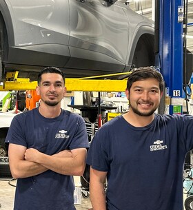 Staff member Service Technician from ID_ed71721f953e