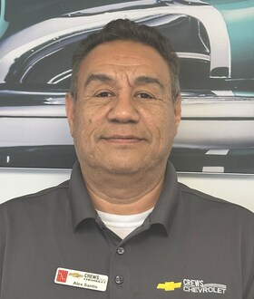 Staff member Alex Santis from ID_612cdafe616d