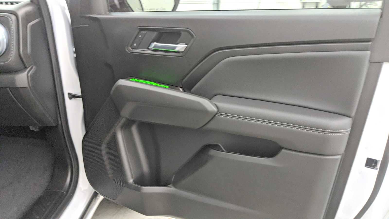 2025 Chevrolet Colorado LT - Photo 29