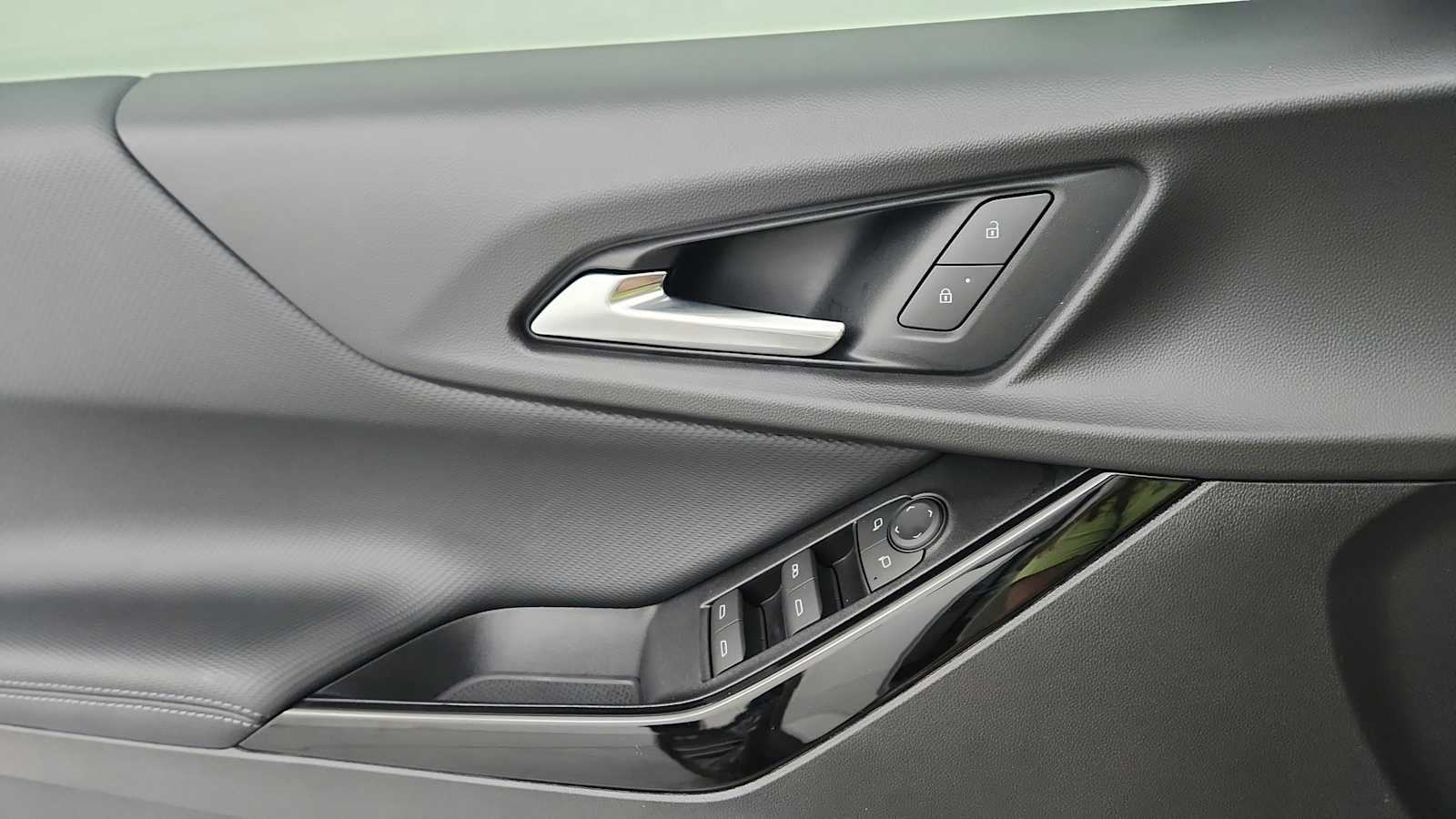 2027 Chevrolet Equinox LT - Photo 20