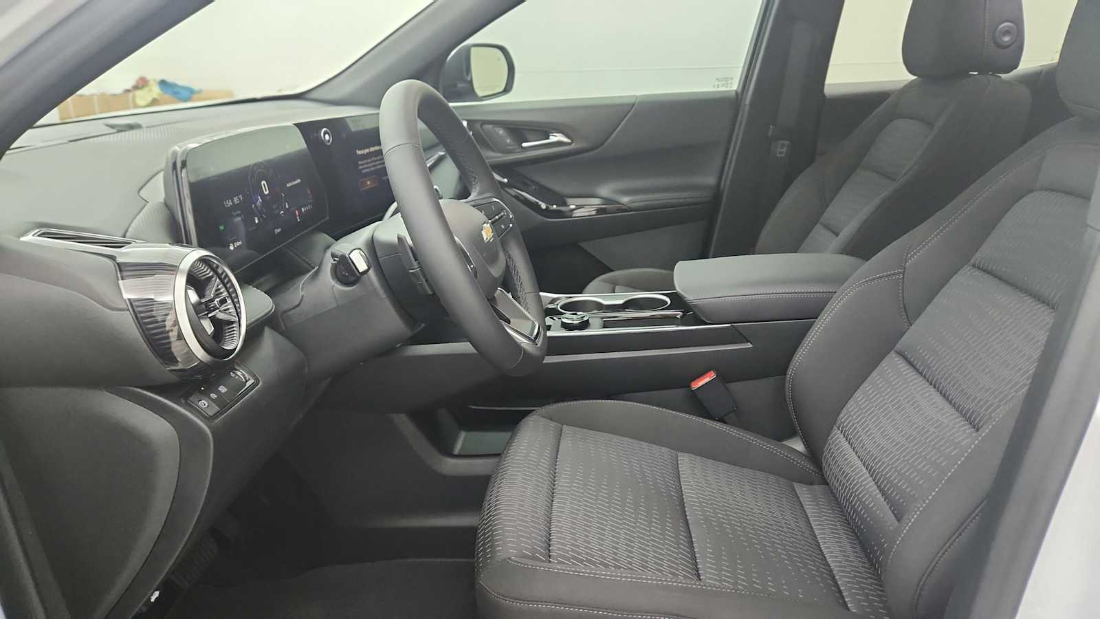2027 Chevrolet Equinox LT - Photo 12