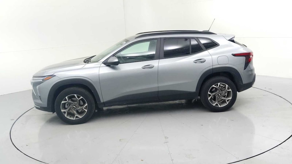 Used 2025 Chevrolet Trax LT SUV