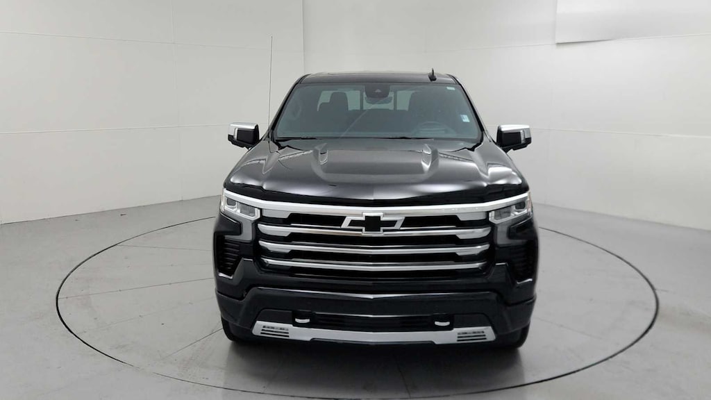 Used 2025 Chevrolet Silverado 1500 High Country Truck Crew Cab