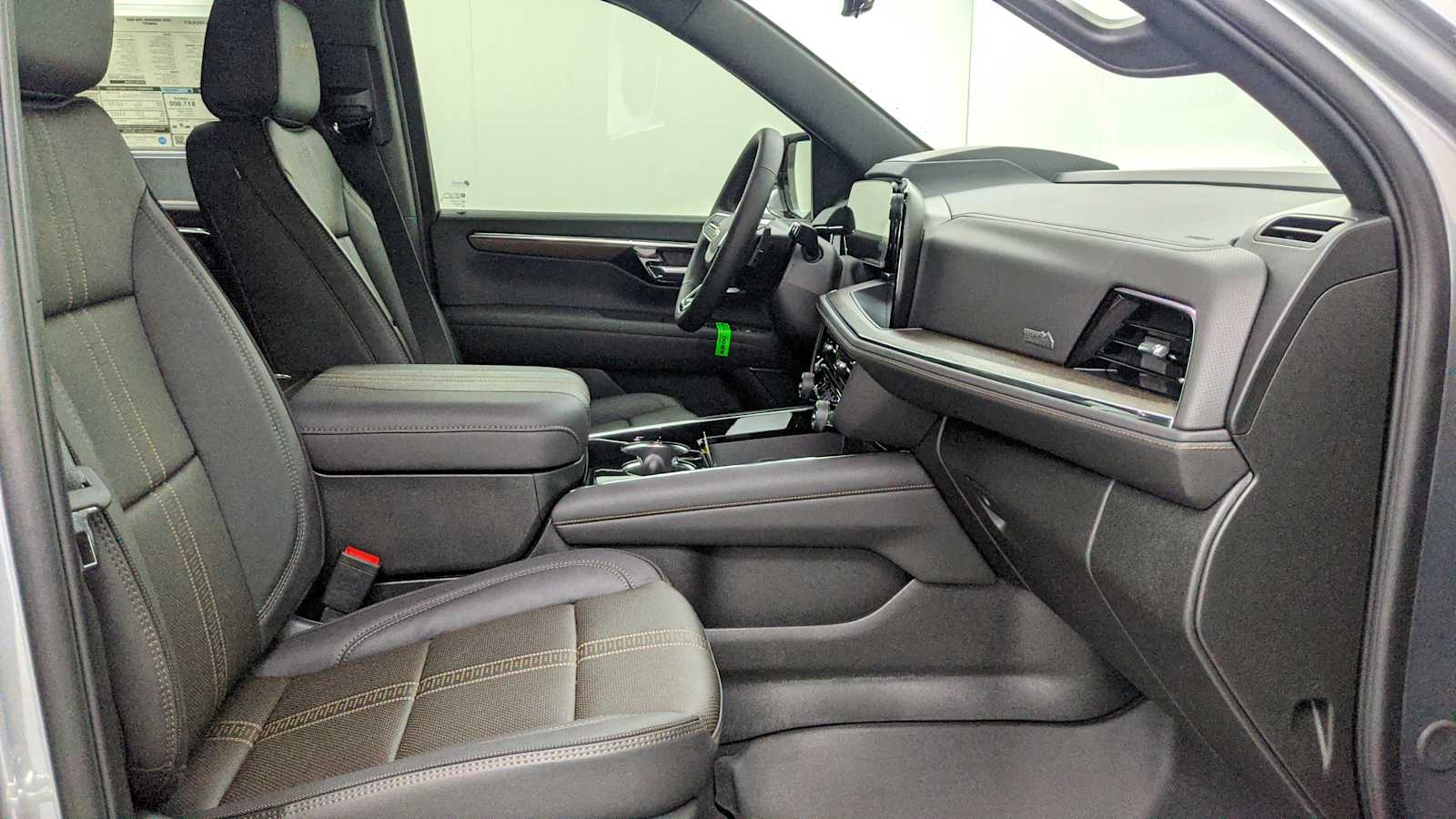 2026 Chevrolet Suburban High Country - Photo 12