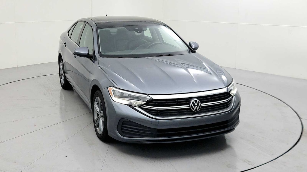 Used 2024 Volkswagen Jetta SE Sedan