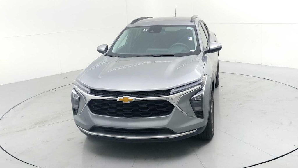Used 2025 Chevrolet Trax LT SUV
