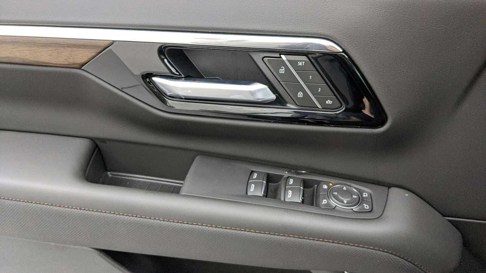 2026 Chevrolet Suburban High Country - Photo 21