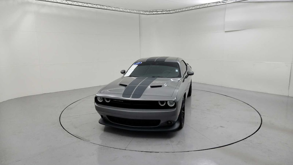 Used 2017 Dodge Challenger R/T Coupe