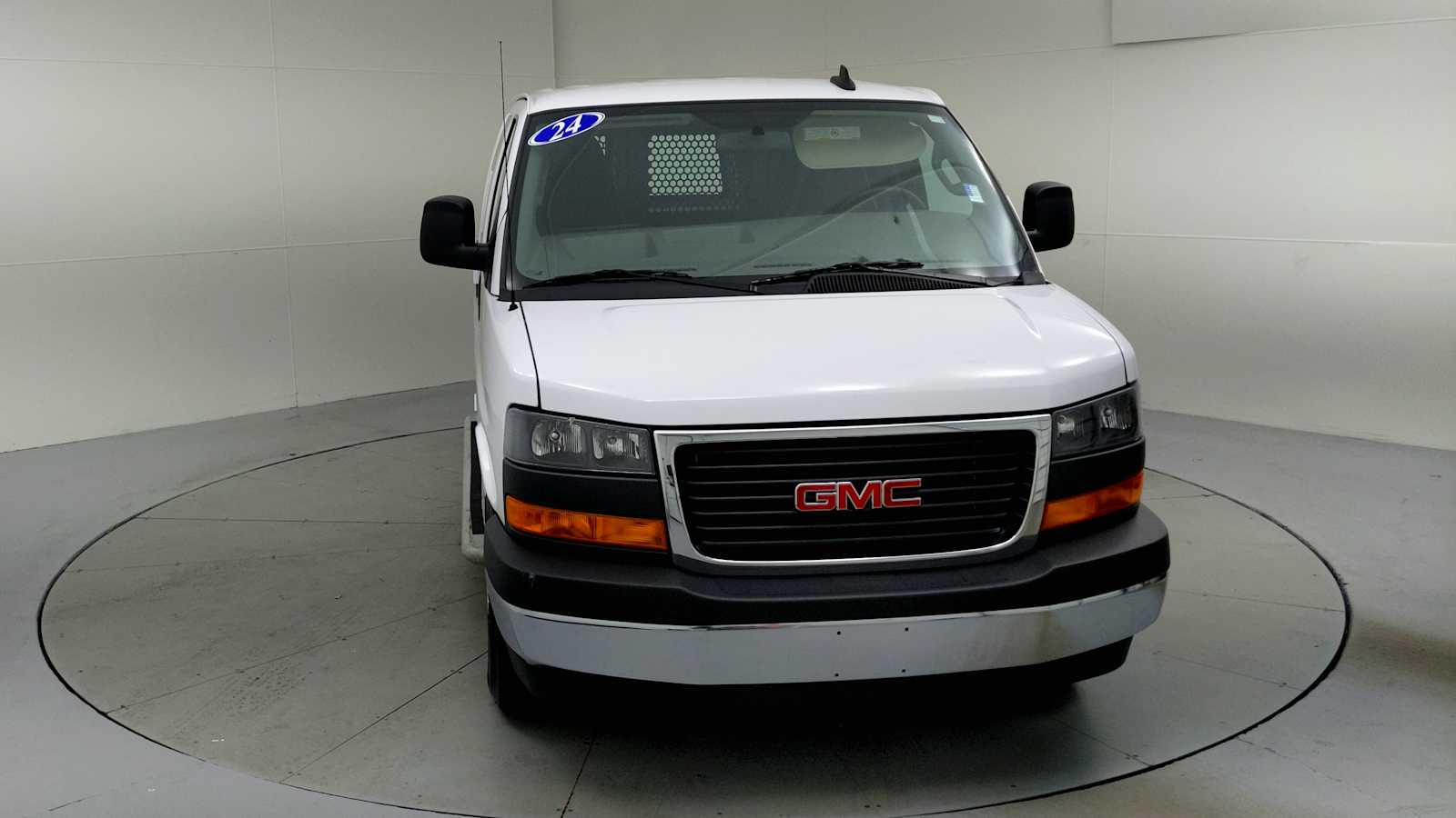 2024 Gmc Savana Cargo 2500 photo 2