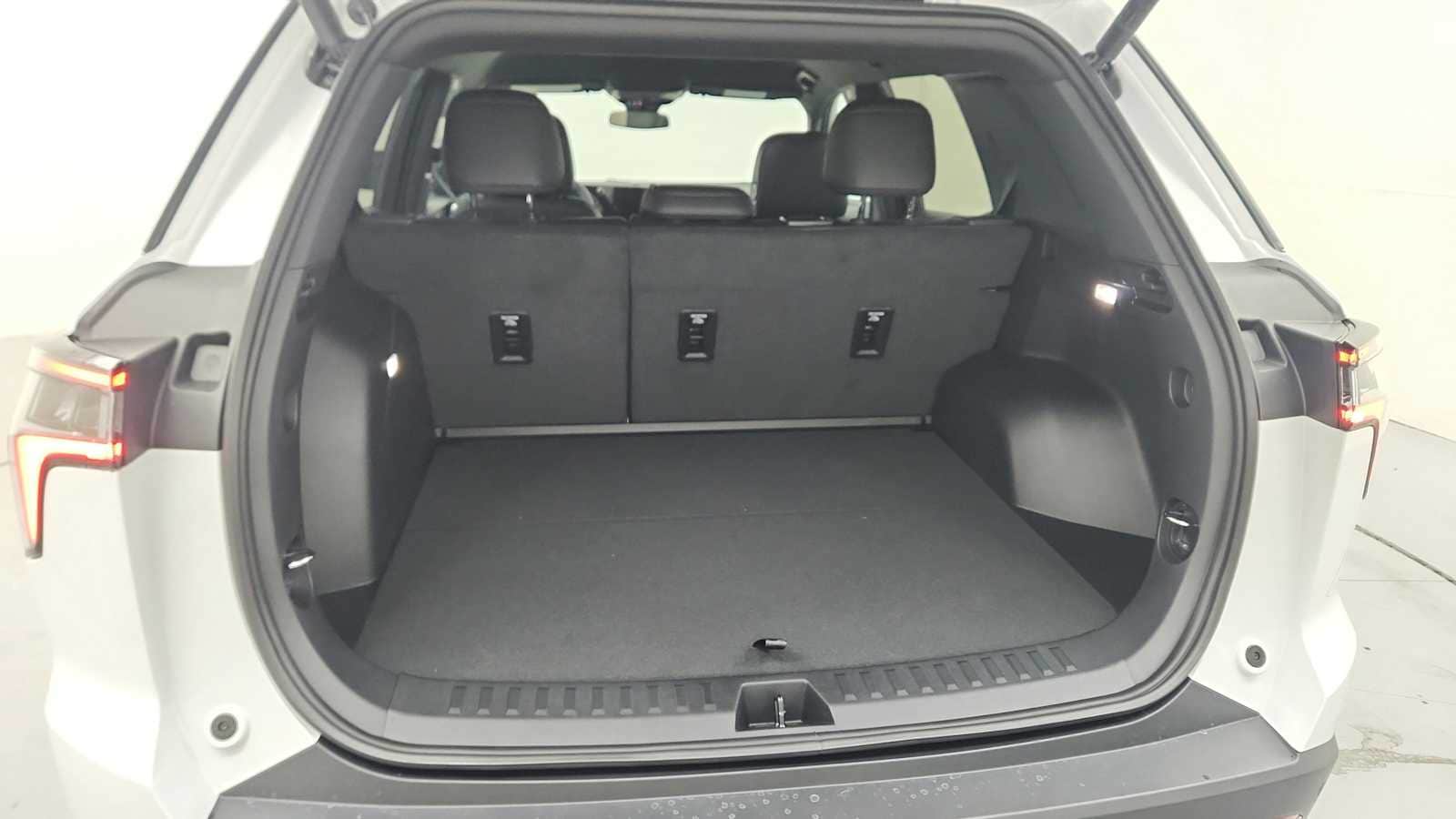 2027 Chevrolet Equinox LT - Photo 23