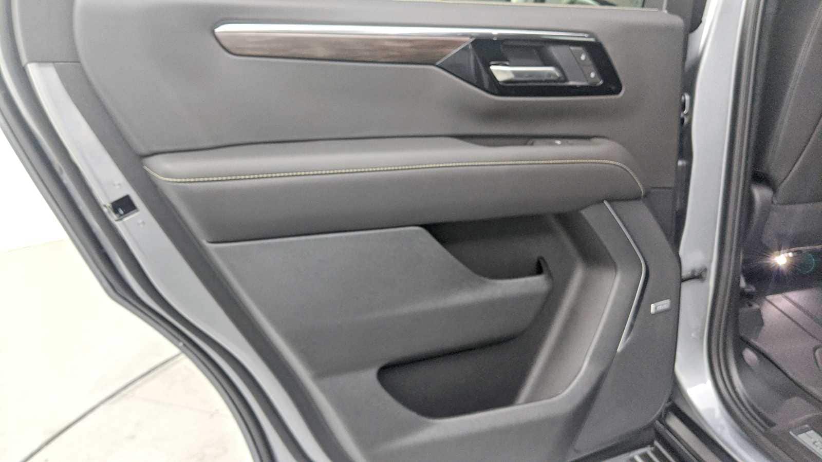 2026 Chevrolet Tahoe Premier - Photo 27