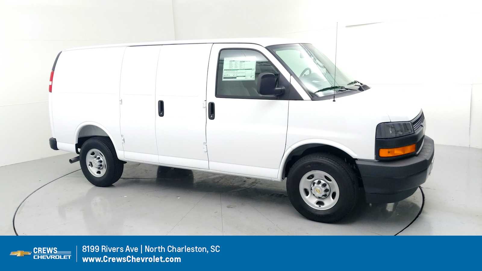 2026 Chevrolet Express 2500 Work Van HD's photo