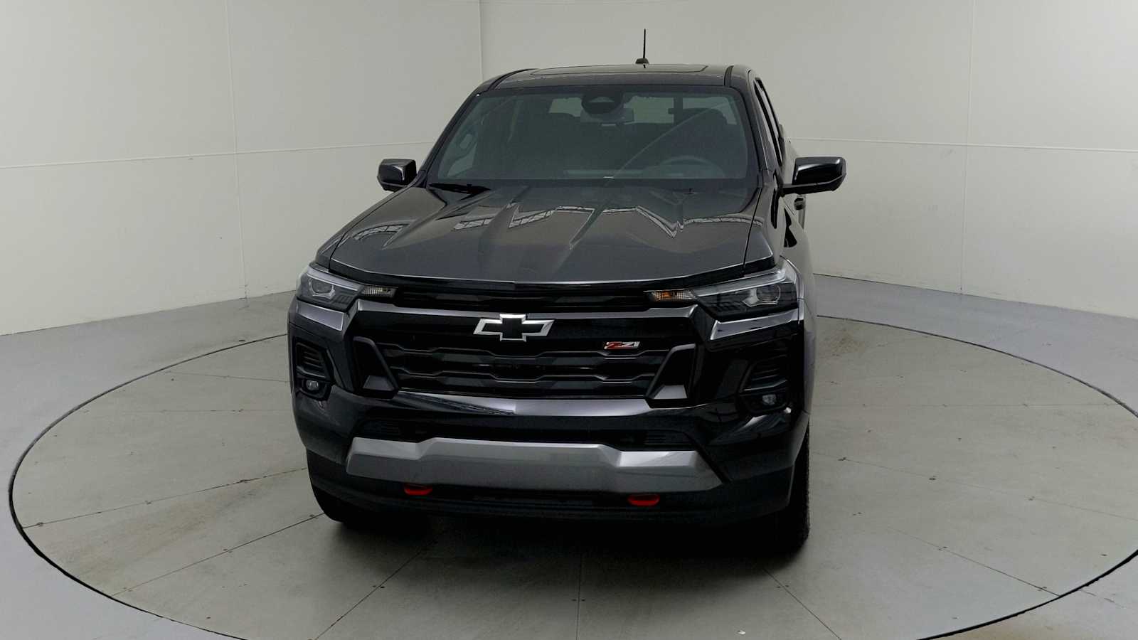 2026 Chevrolet Colorado Z71 photo 3
