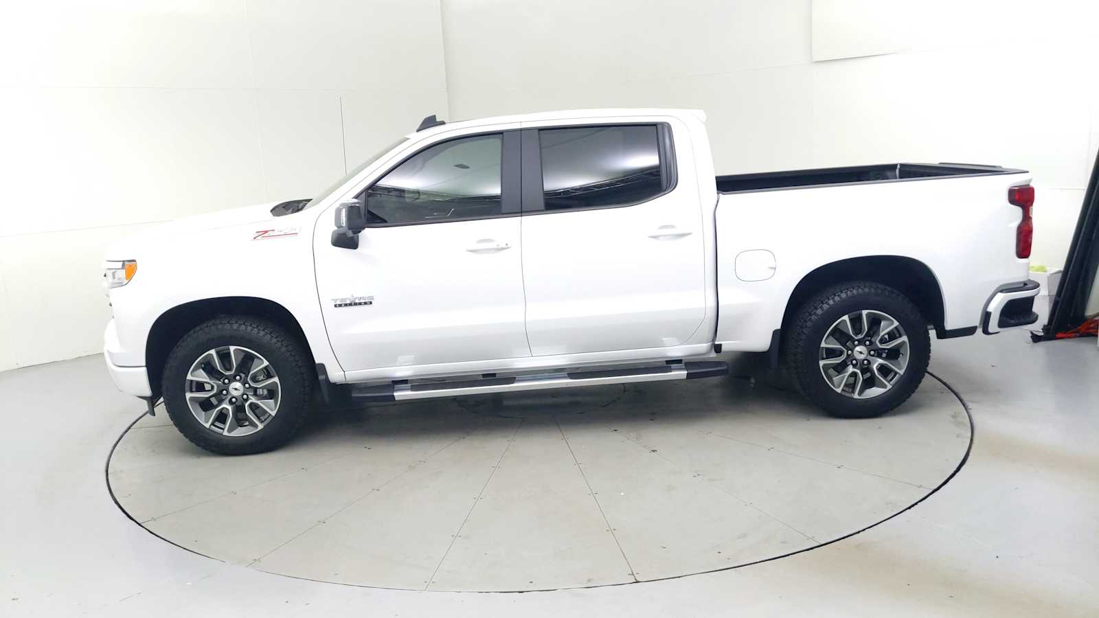 2025 Chevrolet Silverado 1500 RST photo 4