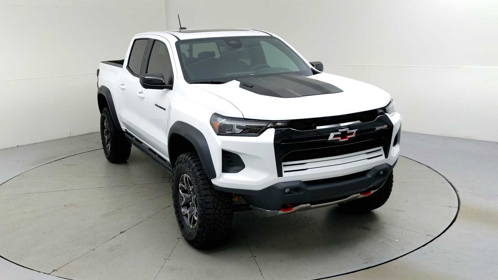 2025 Chevrolet Colorado ZR2 photo 3