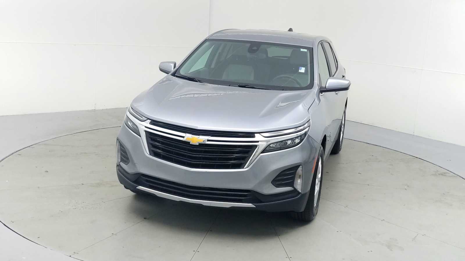 2023 Chevrolet Equinox LT photo 3