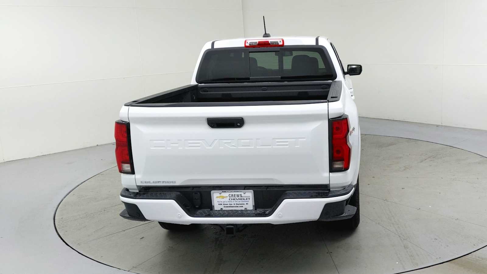 2025 Chevrolet Colorado LT - Photo 9