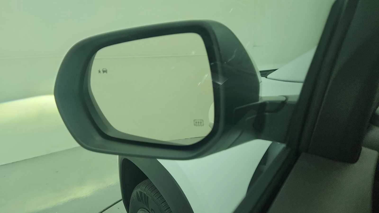 2027 Chevrolet Equinox LT - Photo 13