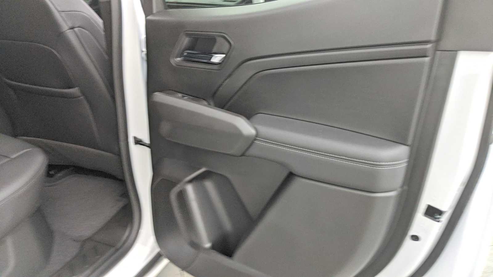 2025 Chevrolet Colorado LT - Photo 31