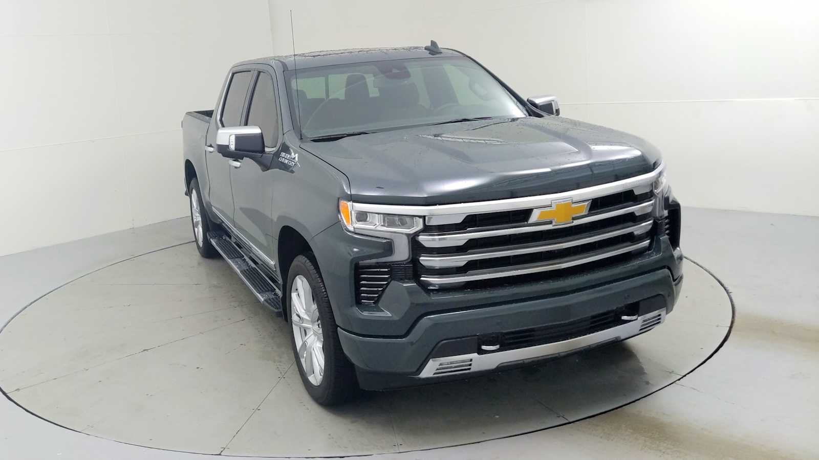 2026 Chevrolet Silverado 1500 High Country photo 2