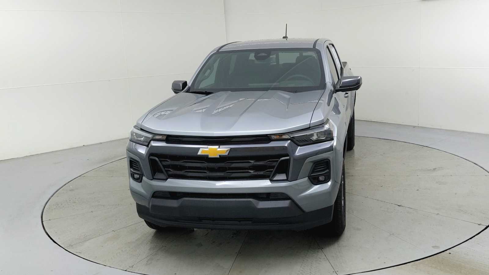 2026 Chevrolet Colorado LT photo 3