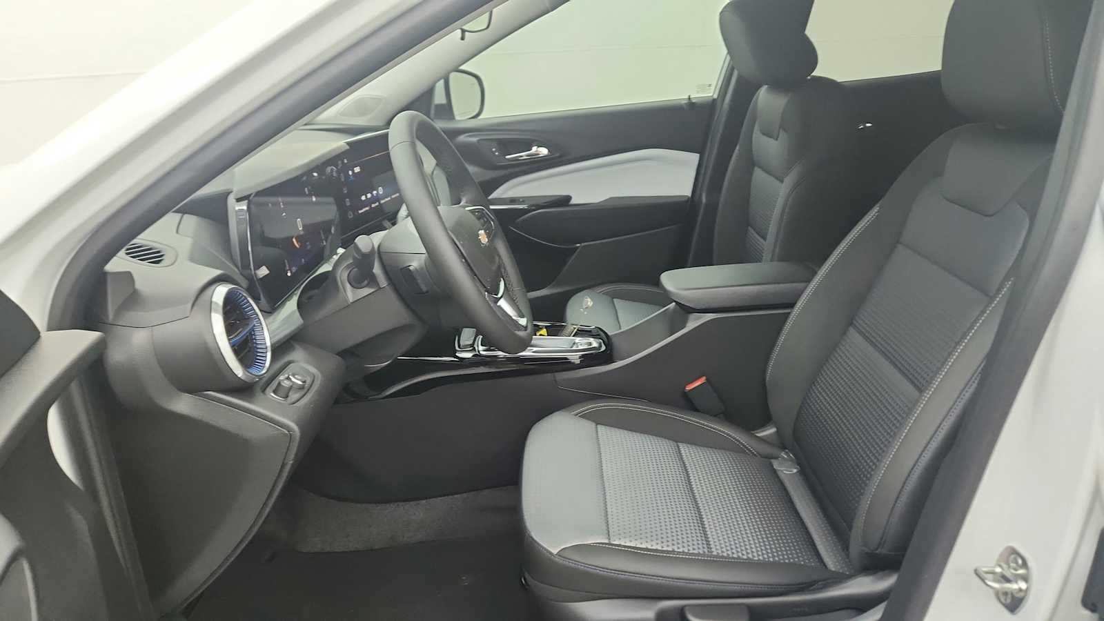 2026 Chevrolet Trax LT - Photo 12