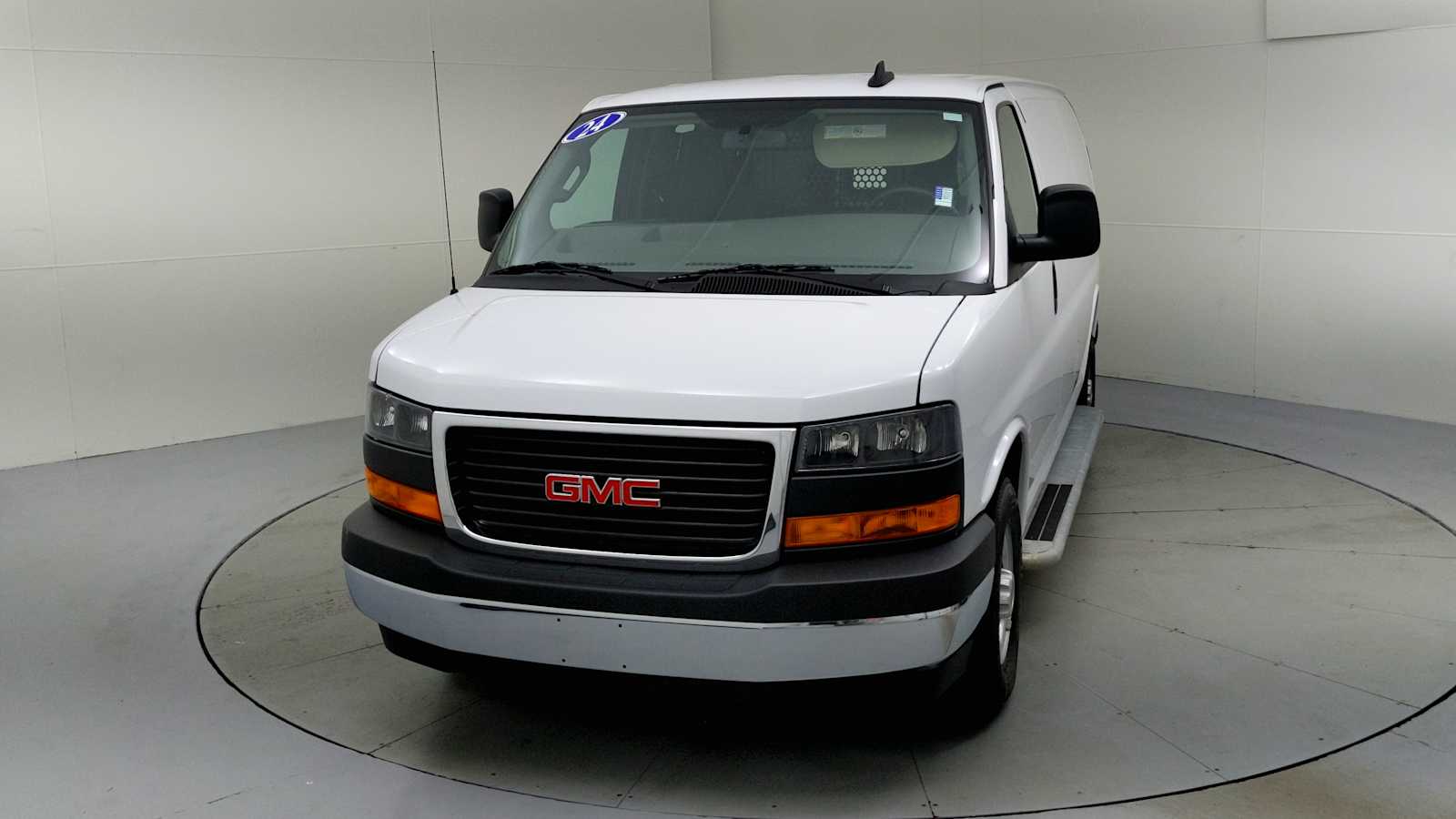 2024 Gmc Savana Cargo 2500 photo 3