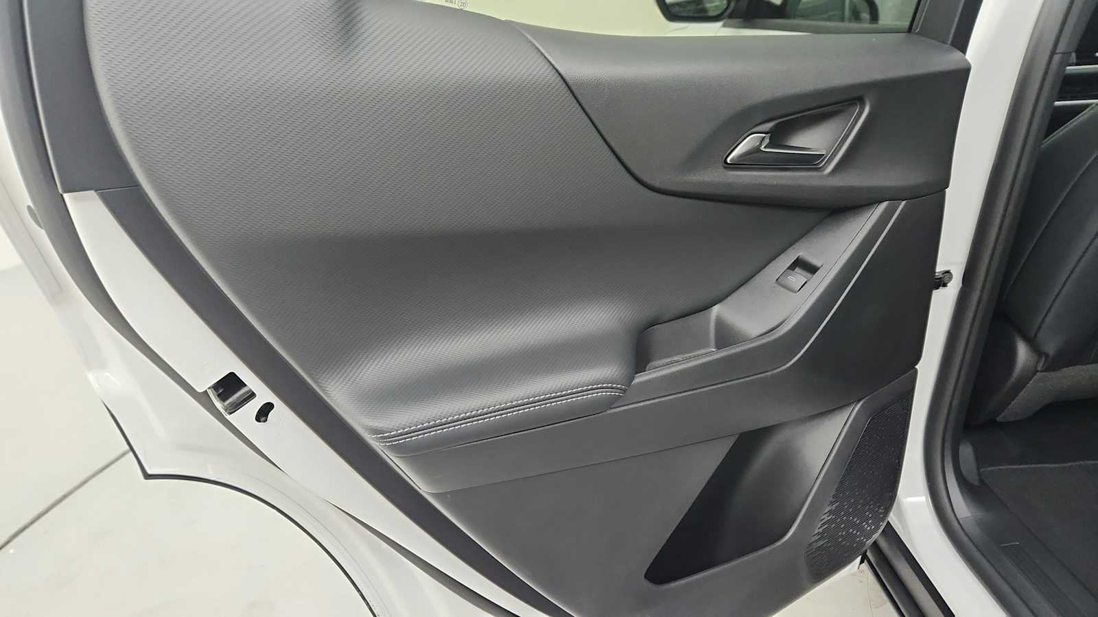 2027 Chevrolet Equinox LT - Photo 22