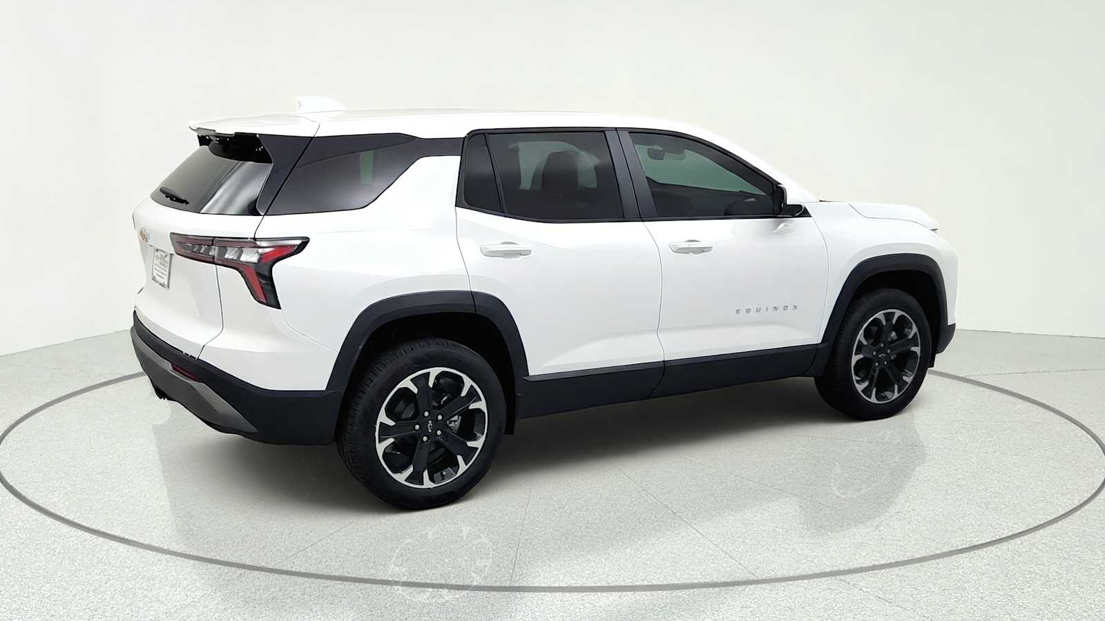 2027 Chevrolet Equinox LT - Photo 9
