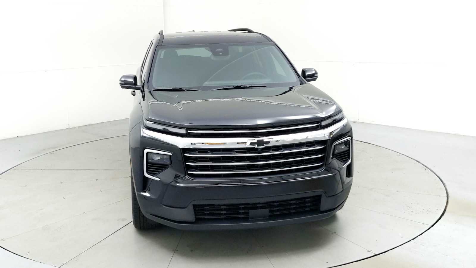 2026 Chevrolet Traverse photo 2