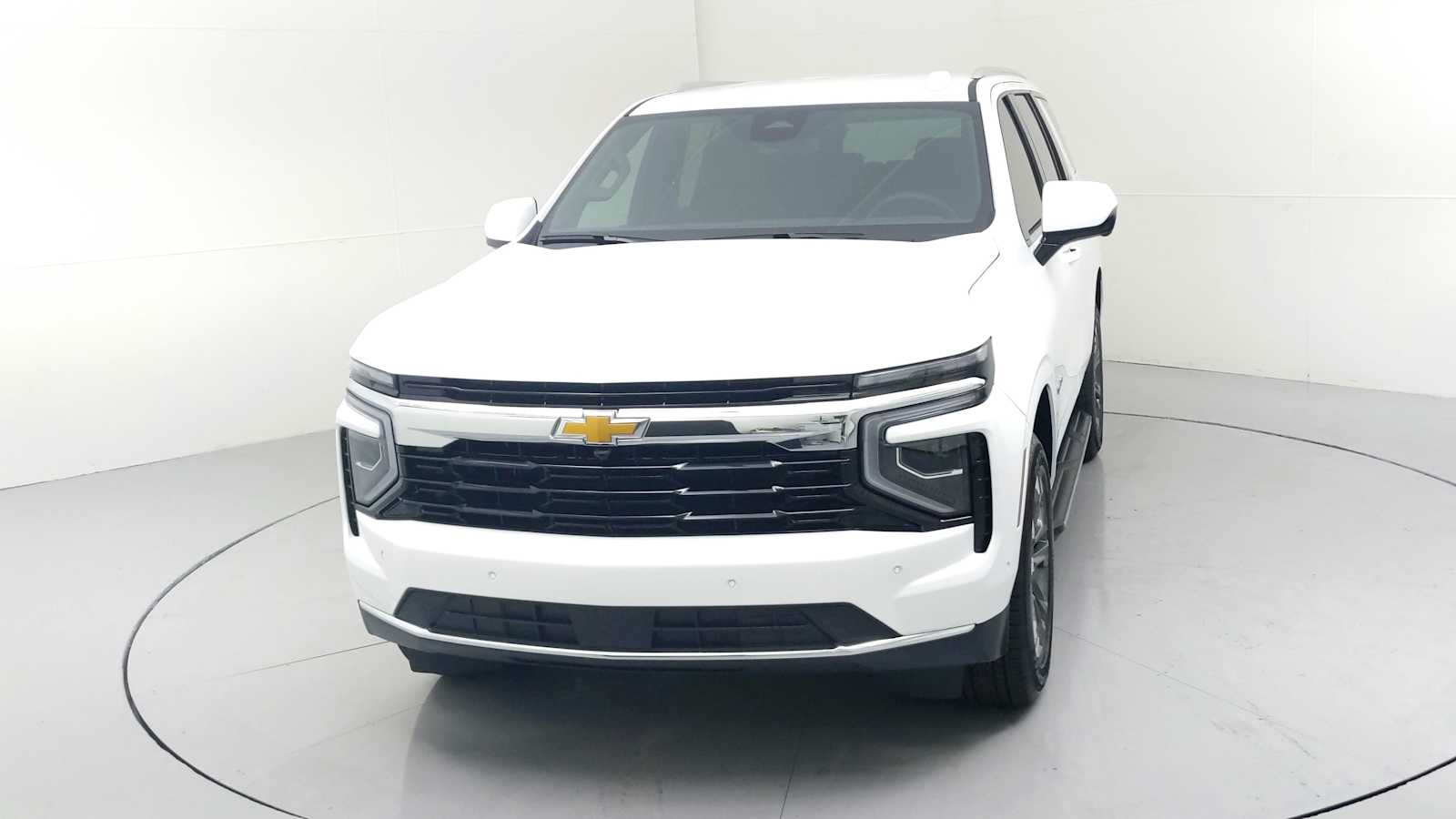 2026 Chevrolet Tahoe LS photo 3
