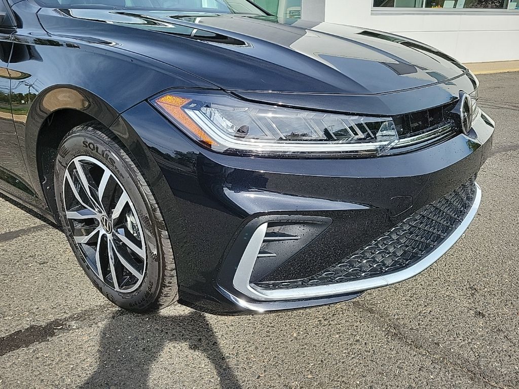 2026 Volkswagen Jetta SE photo 3