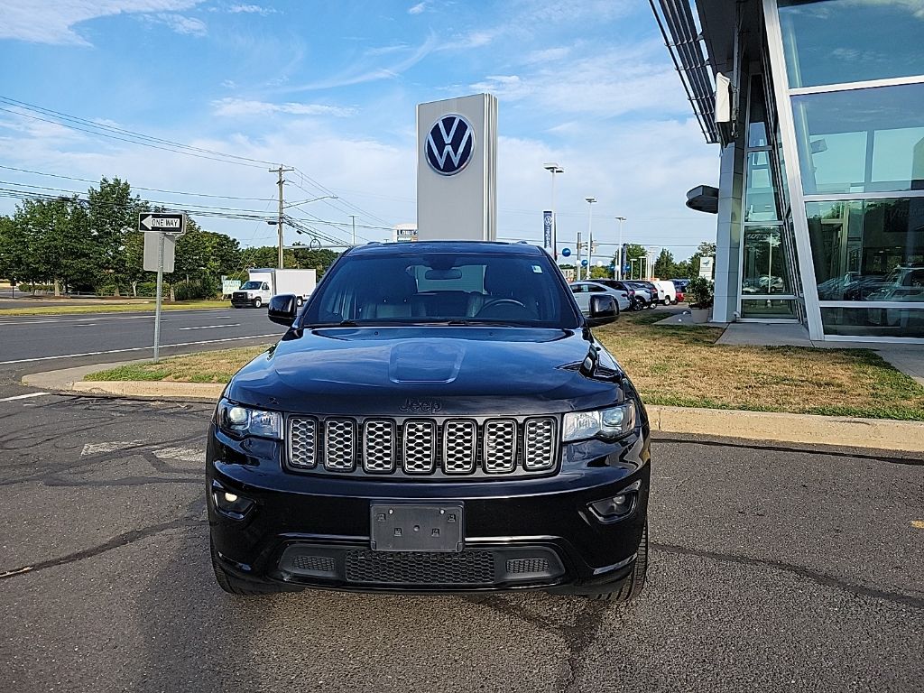 2021 Jeep Grand Cherokee Laredo X photo 2