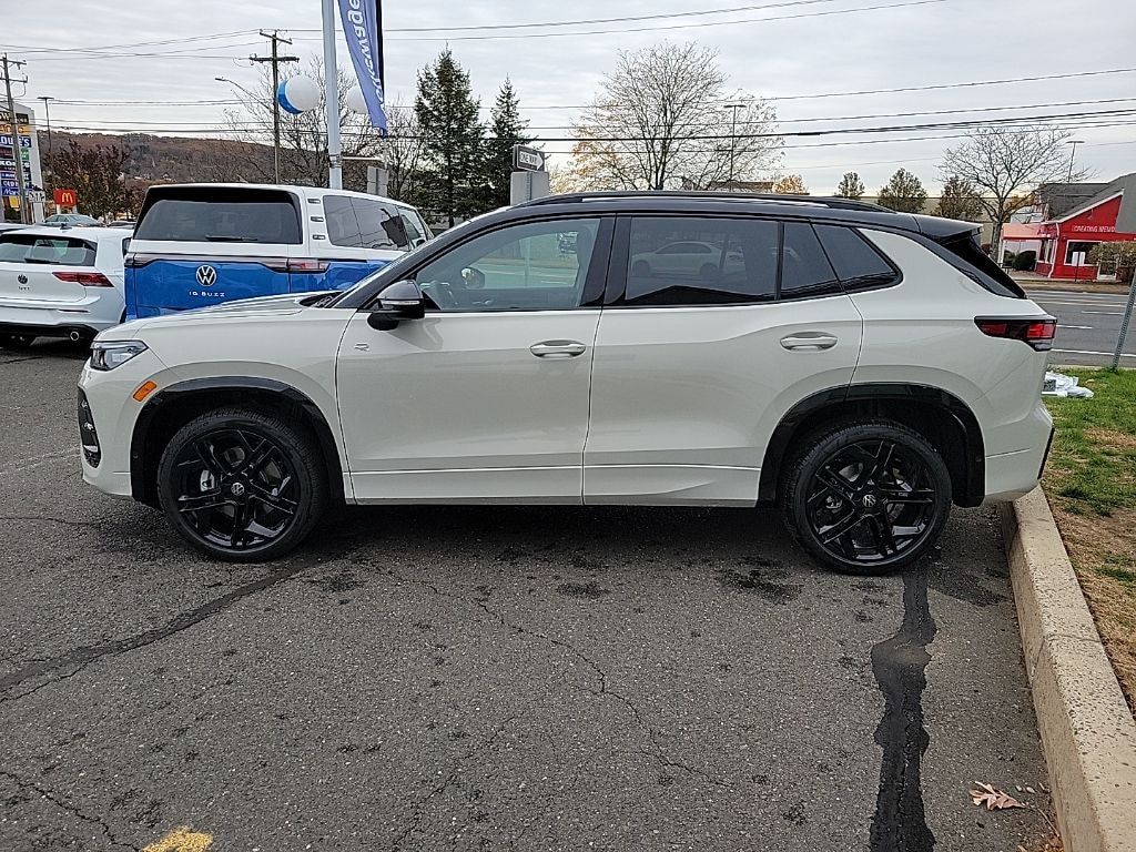 New 2026 Volkswagen Tiguan 2.0T SE R-Line Black SUV