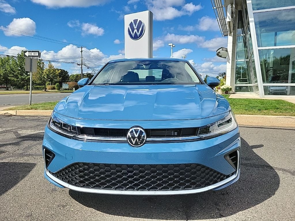 New 2025 Volkswagen Jetta 1.5T SE Sedan