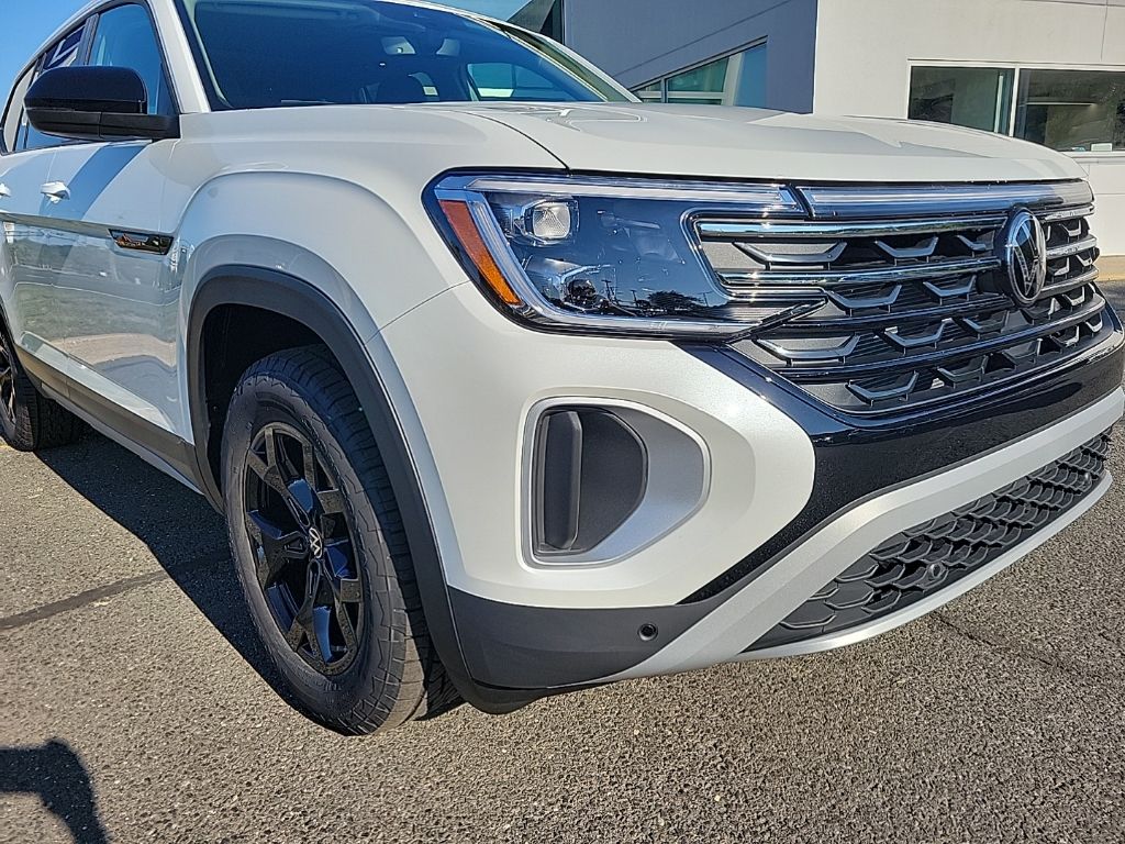 2026 Volkswagen Atlas Peak Edition SE photo 3