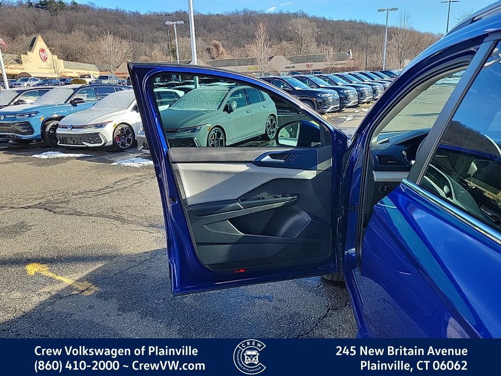 2022 Volkswagen Taos SE - Photo 40