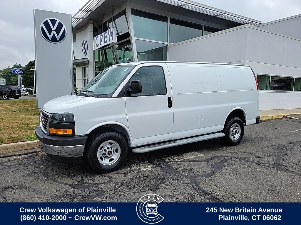 2023 GMC Savana Cargo Work Van's photo