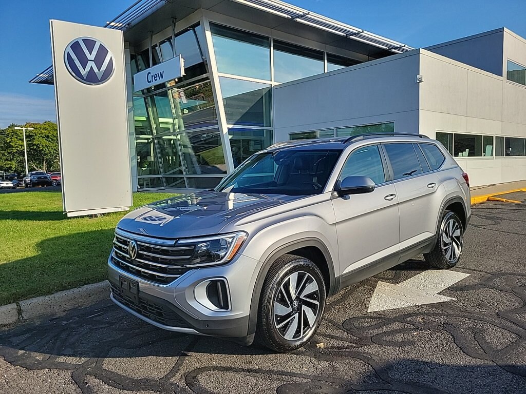 Used 2024 Volkswagen Atlas 2.0T SE w/Technology SUV